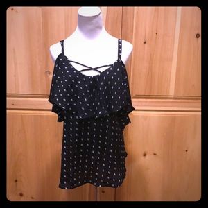 Size 1 Torrid flowy top EUC